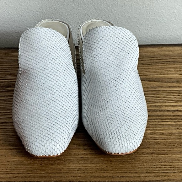 Intentionally Blank White Reptile Leather Mule, New in Box - Picture 3 of 8